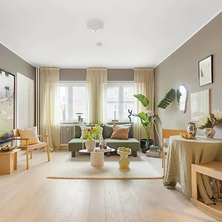 Apartment Bright Large 4-bedroom At Gruenerlokka