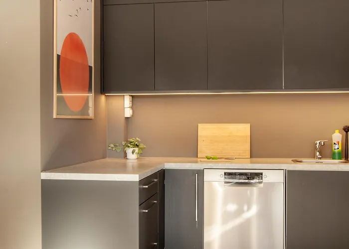 Modern 4br Flat At Gruenerlokka, 1 Min Walk To Tram Appartement Oslo