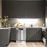 Modern 4br Flat At Gruenerlokka, 1 Min Walk To Tram アパート